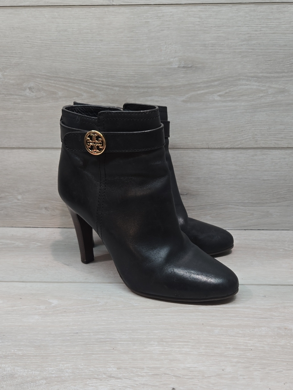 Tory Burch Women Black Leather Ankle Booties Gold Logo Button Heels Shoes 8.5M